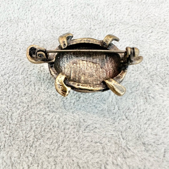 Vintage Bronze Turtle With Green Rhinestone Accents Brooch Pin - Picture 4 of 4